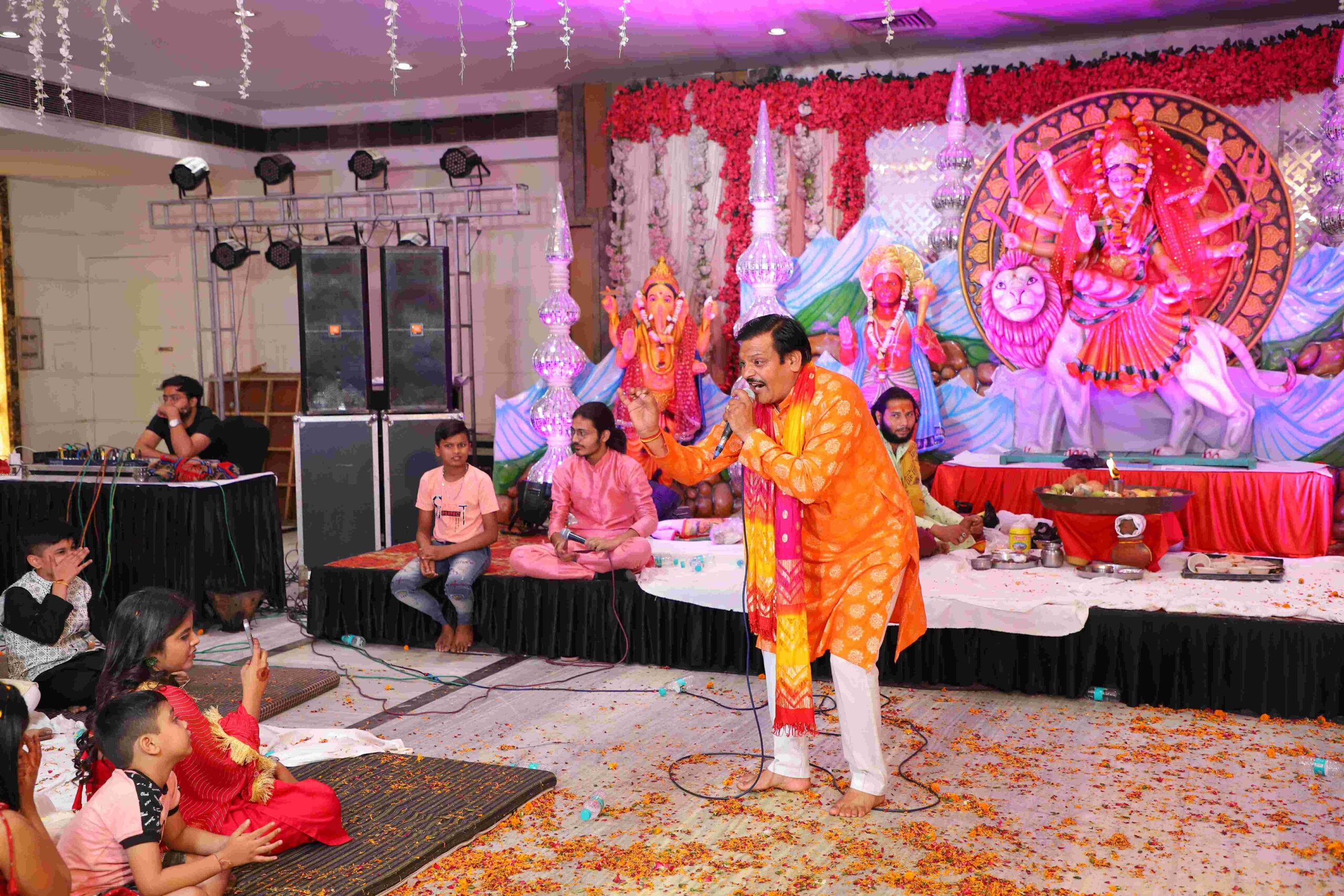 Singer Trilok Gahlot Best Bhajan Singer in Agra Performing in Devi Jagran